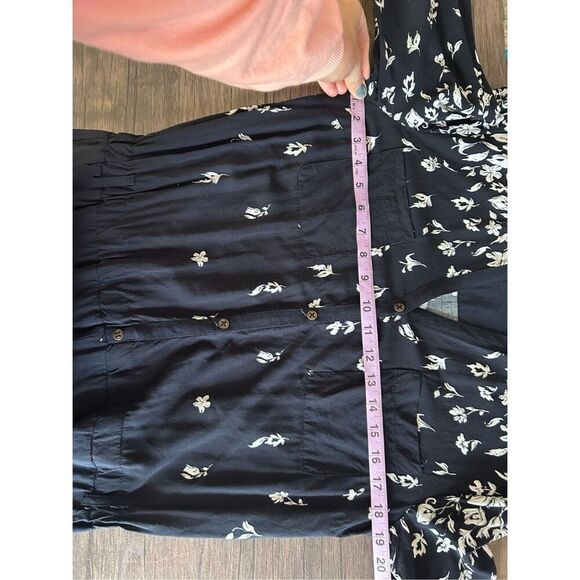 Anthropologie Lilka Floral V-Neck Lakeshore Jumpsuit Navy Blue White Size Medium - Picture 12 of 15